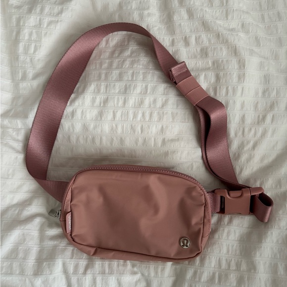 Lululemon Pink Everywhere Belt Bag 1L - Picture 2 of 4